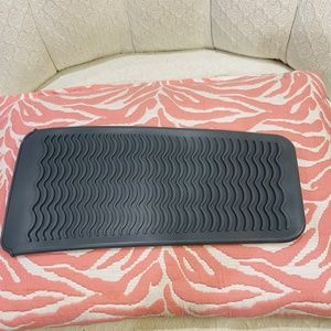 JE60-EIOKIT Silicone Heat Resistant Travel Mat Pouch for Hair Tools